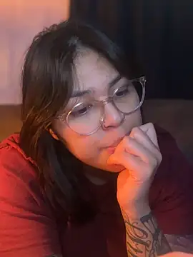 Snapshot of miacanela_xo chatting on 11.17.25 miacanela xo online show from 11.17.25