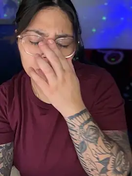 Snapshot of miacanela_xo chatting on 12.01.25 miacanela xo online show from 12.01.25