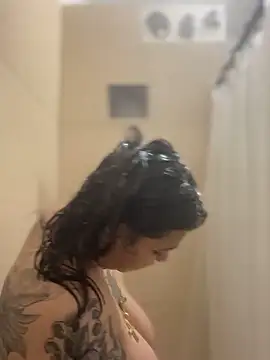 Snapshot of miacanela_xo chatting on 12.14.25 miacanela xo online show from 12.14.25