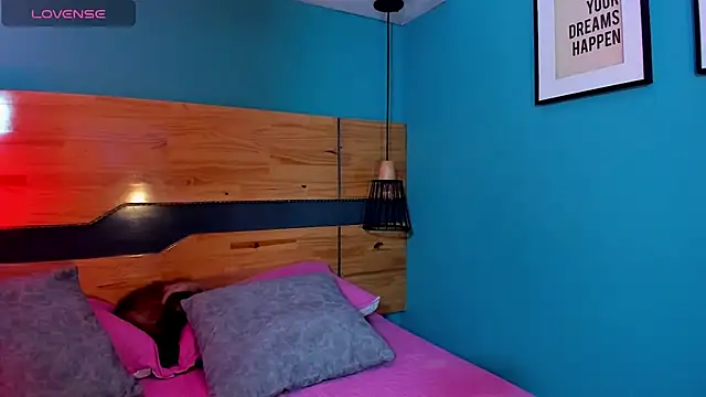 Tamaraakins online show from 10.10.25