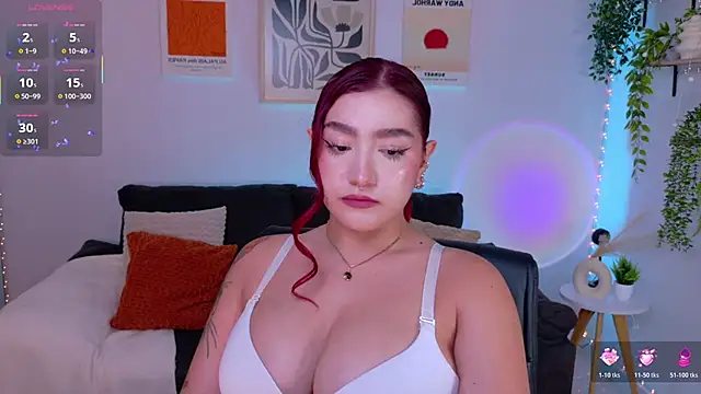 Snapshot of ViolettCastel chatting on 06.21.26 ViolettCastel online show from 06.21.26