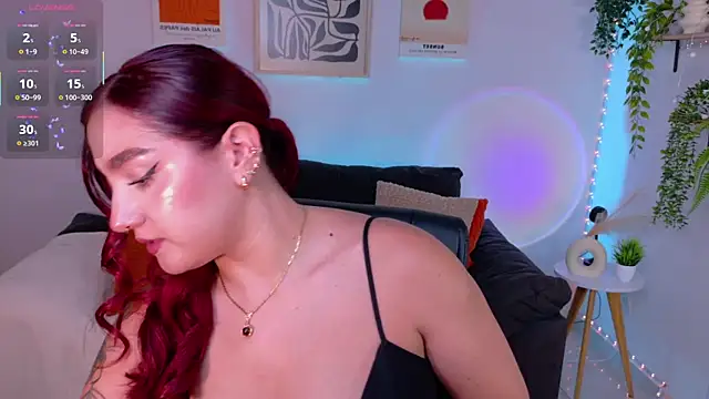 Snapshot of ViolettCastel chatting on 06.26.26 ViolettCastel online show from 06.26.26