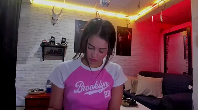 Snapshot of Kimmymadison- chatting on 12.11.24 Kimmymadison- online show from 12.11.24
