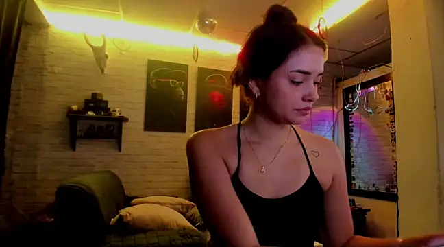Snapshot of Kimmymadison- chatting on 02.10.25 Kimmymadison- online show from 02.10.25