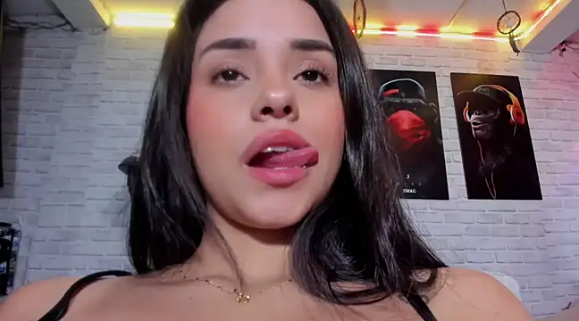Snapshot of Kimmymadison- chatting on 02.16.25 Kimmymadison- online show from 02.16.25