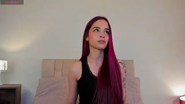 Snapshot of Roxxy_mora chatting on 03.12.25 Roxxy mora online show from 03.12.25