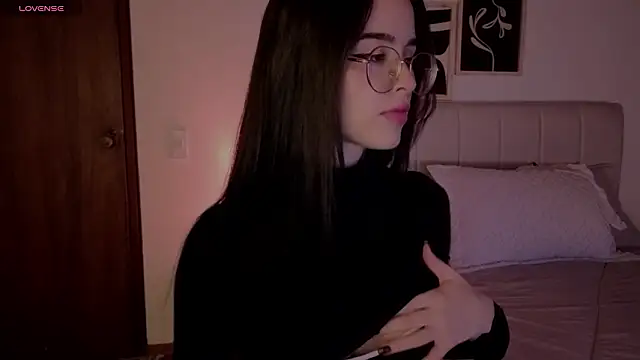 Snapshot of Roxxy_mora chatting on 02.23.26 Roxxy mora online show from 02.23.26