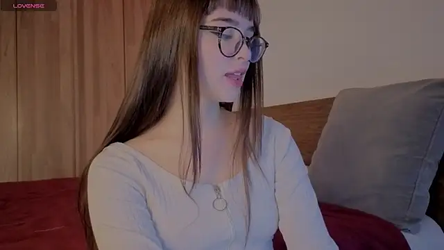 Snapshot of Roxxy_mora chatting on 05.28.26 Roxxy mora online show from 05.28.26