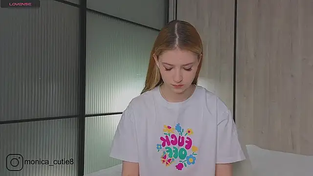 Snapshot of Monikacutie chatting on 02.24.25 Monikacutie online show from 02.24.25