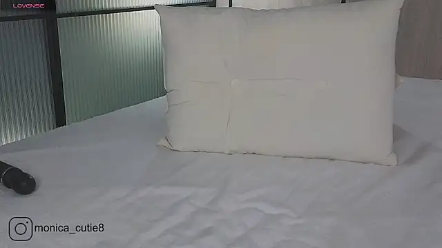 Snapshot of Monikacutie chatting on 02.28.25 Monikacutie online show from 02.28.25