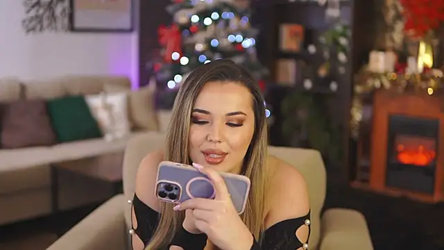 EvaSunderland online show from 12.20.24