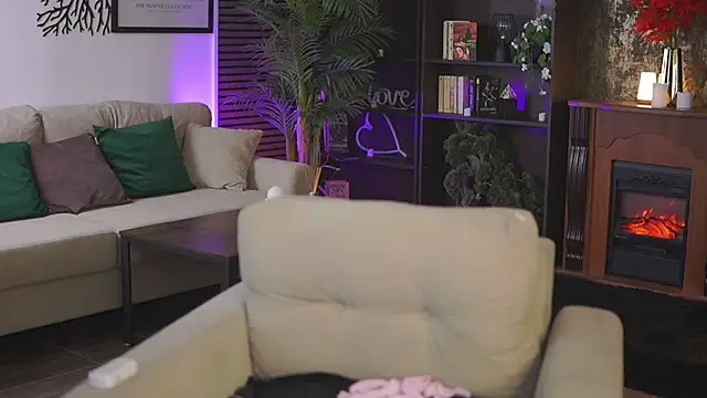 EvaSunderland online show from 02.06.25