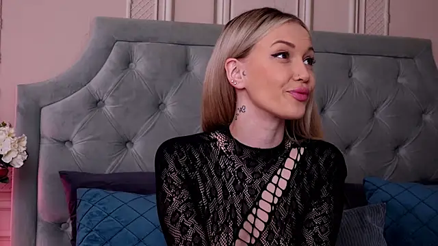 LucyAddison online show from 02.20.25