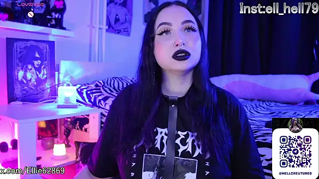 Snapshot of Kitty_goth chatting on 10.24.25 Kitty goth online show from 10.24.25