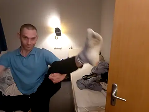 Snapshot of Bartzrl chatting on 09.23.25 Bartzrl online show from 09.23.25