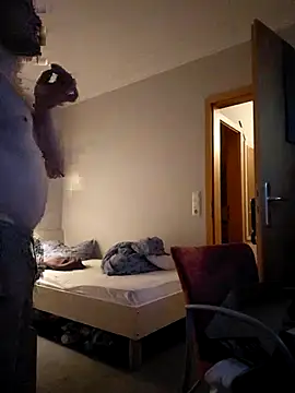 Snapshot of Bartzrl chatting on 10.14.25 Bartzrl online show from 10.14.25