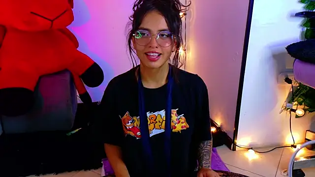 Snapshot of Dann_dan chatting on 12.19.24 Dann dan online show from 12.19.24