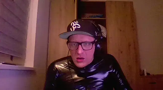 Bigthroaterboy online show from 02.11.25