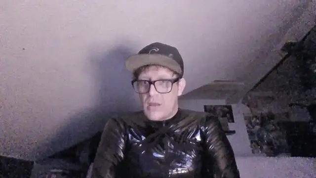 Bigthroaterboy online show from 11.11.25