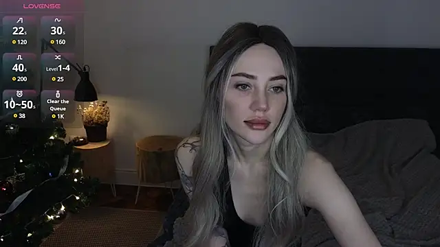 Snapshot of Sara_Tranquil chatting on 12.08.24 Sara Tranquil online show from 12.08.24