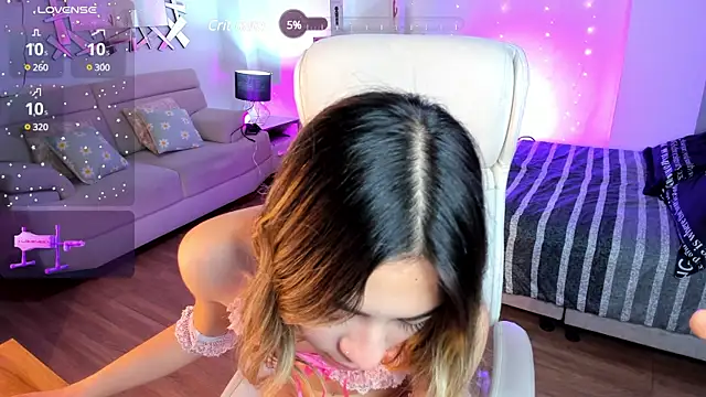 Snapshot of Nathaly-sky chatting on 01.10.25 Nathaly-sky online show from 01.10.25