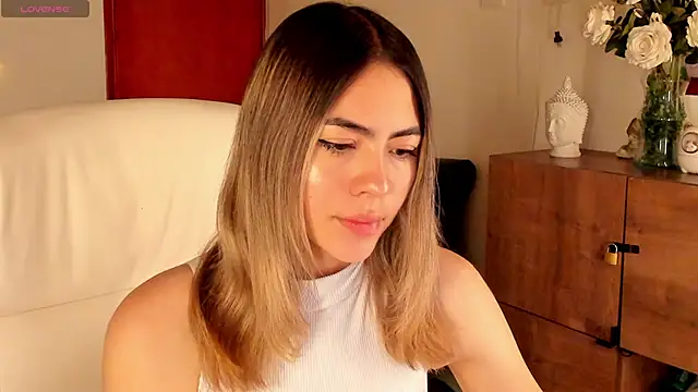 Snapshot of Nathaly-sky chatting on 01.15.25 Nathaly-sky online show from 01.15.25