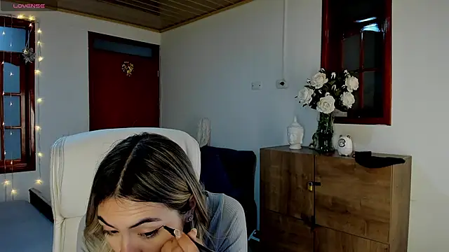 Snapshot of Nathaly-sky chatting on 01.20.25 Nathaly-sky online show from 01.20.25