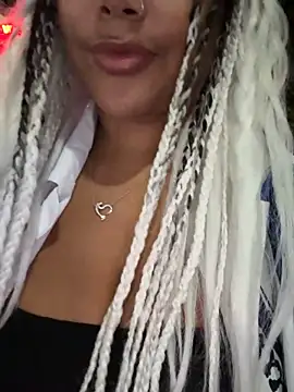 HaileyDiana online show from 09.10.25