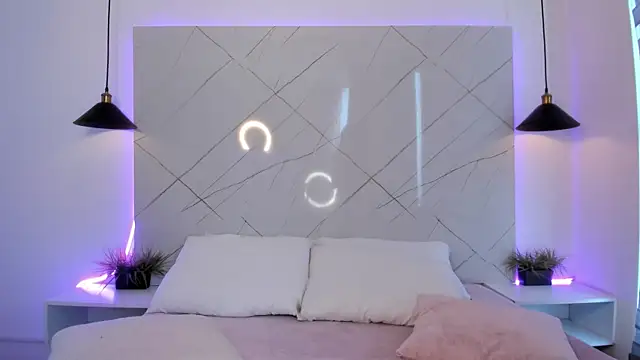 ANTONELLA  ROUSE  online show from 04.20.26