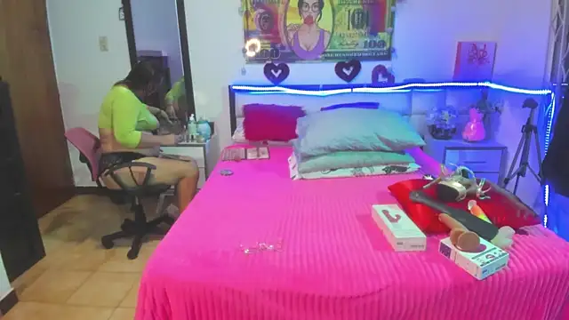 Snapshot of karenmilf_4 chatting on 12.11.24 karenmilf 4 online show from 12.11.24