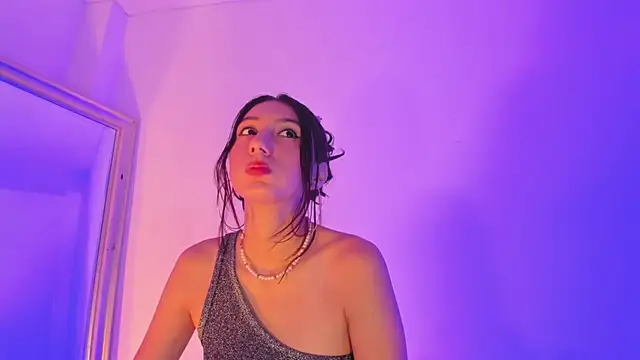 Snapshot of LyaEvanss chatting on 10.14.25 LyaEvanss online show from 10.14.25