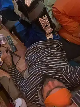 Snapshot of WilldoPita chatting on 12.13.24 WilldoPita online show from 12.13.24