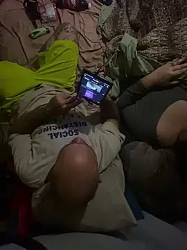 Snapshot of WilldoPita chatting on 12.18.24 WilldoPita online show from 12.18.24