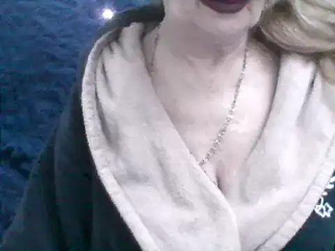 CarlyTreat online show from 01.25.25