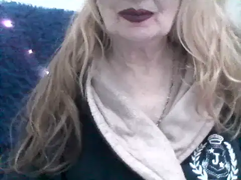 CarlyTreat online show from 01.25.25