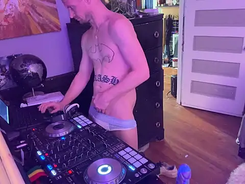 trash4cash online show from 11.24.25