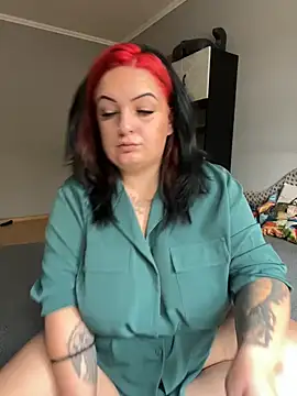 Snapshot of ninusbabee chatting on 10.10.25 ninusbabee online show from 10.10.25