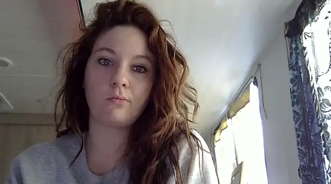 Snapshot of emerieskye20 chatting on 02.02.25 emerieskye20 online show from 02.02.25