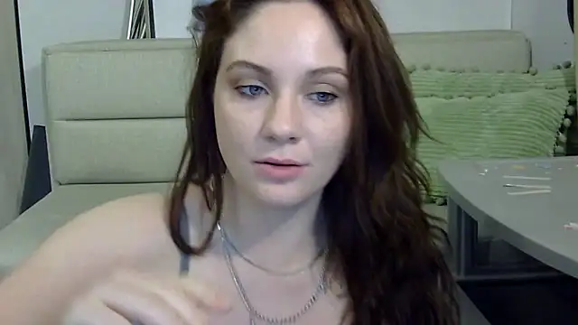 Snapshot of emerieskye20 chatting on 03.03.25 emerieskye20 online show from 03.03.25