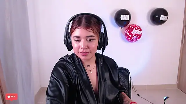 Snapshot of JoselinFlower_ chatting on 01.01.25 JoselinFlower  online show from 01.01.25