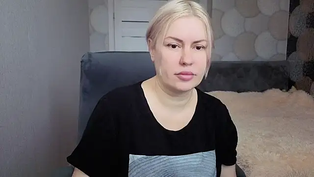 Snapshot of natusik chatting on 05.14.26 natusik online show from 05.14.26