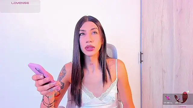 sofiaa grey  online show from 11.11.25