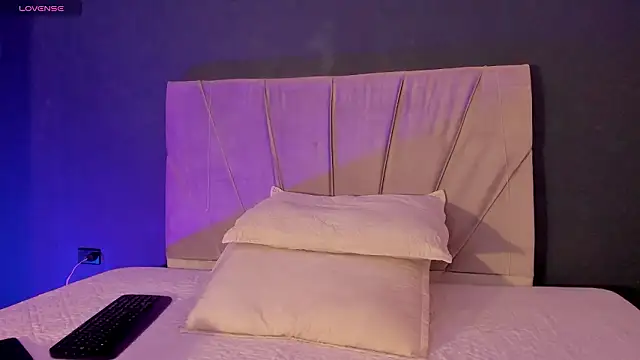 Snapshot of Shayla27 chatting on 02.04.26 Shayla27 online show from 02.04.26