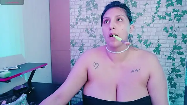 MIABOOBS   online show from 10.16.25