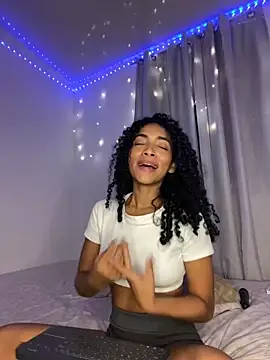 nicoleebony1 online show from 01.04.25