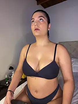 Snapshot of DashaStar chatting on 01.26.25 DashaStar online show from 01.26.25