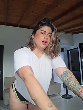 Juliietha servas online show from 04.19.26