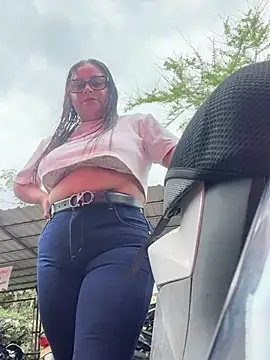 Snapshot of Sol_biglips chatting on 01.27.25 Sol biglips online show from 01.27.25