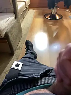 Snapshot of _themask_ chatting on 12.24.24 themask online show from 12.24.24