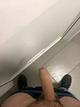 Snapshot of _themask_ chatting on 12.30.24 themask online show from 12.30.24